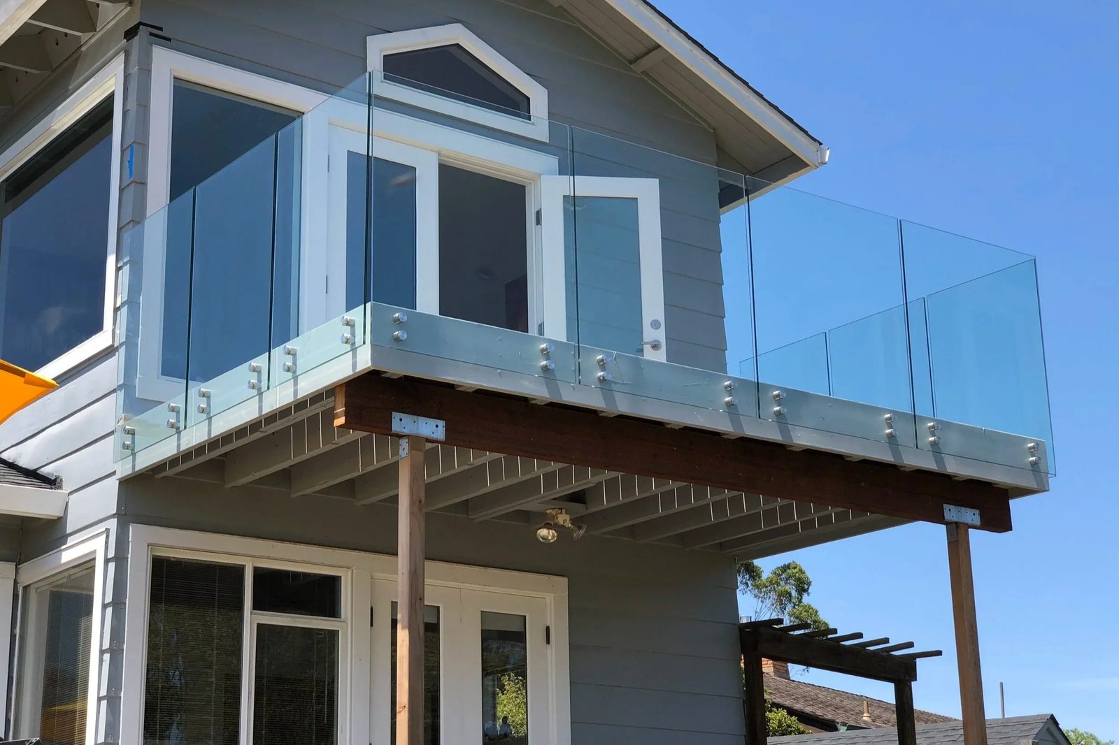 Window installation by Aboveboard Construction